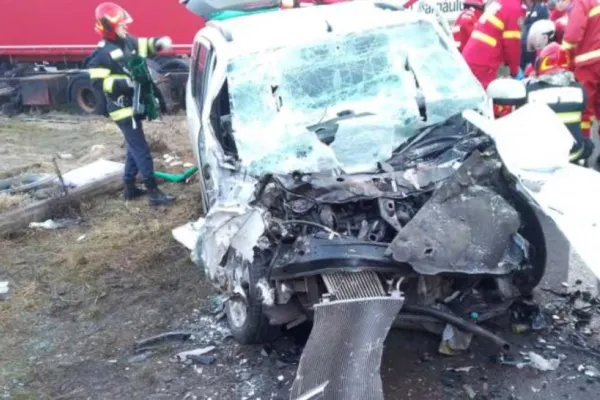 Accident grav pe DN 17, în județul Bistrița-Năsăud. Trei persoane rănite, între care un minor