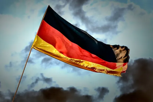 Germania, notificată anterior despre atacurile Israelului asupra Iranului. Franţa îşi avertizează cetăţenii din Orientul Mijlociu să manifeste prudenţă maximă