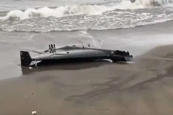 Alertă la Marea Neagră. O dronă rusească a eșuat pe o plajă din Turcia