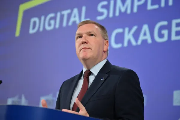 Consultări oficiale la București. Comisarul UE pentru Justiție, Michael McGrath, primit de Ilie Bolojan