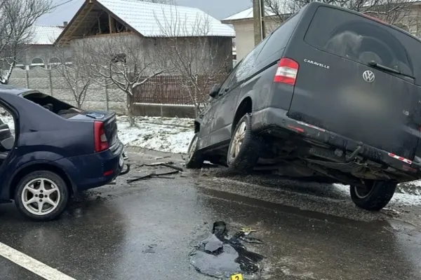 Accident grav în Olt. O femeie și-a pierdut viața, alte patru persoane au ajuns la spital
