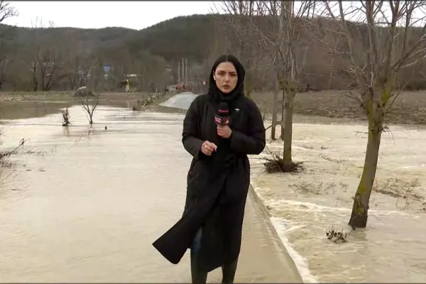 Cod roșu de inundații în Buzău, Prahova și Vrancea. Realitatea Plus transmite din mijlocul potopului – VIDEO