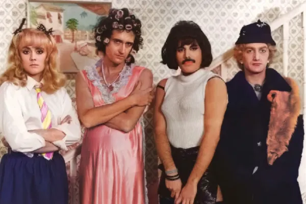 Bărbat din Rusia, cercetat pentru „propagandă LGBT” după ce a distribuit o fotografie a formației Queen din videoclipul "I want to break free"