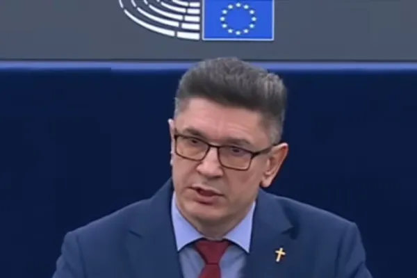 Luis Lazarus ironizează clasa politică după căderea Guvernului: „Tot Bolojan și gașca lui conduc România”