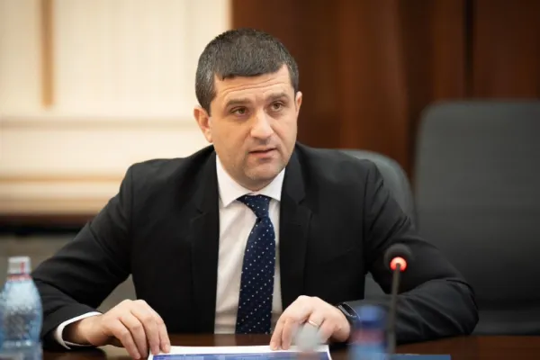Radu Miruţă, despre criza politică: ”Fie cineva va ceda la condiţiile pe care le-a pus, fie PSD merge mai departe cu AUR”