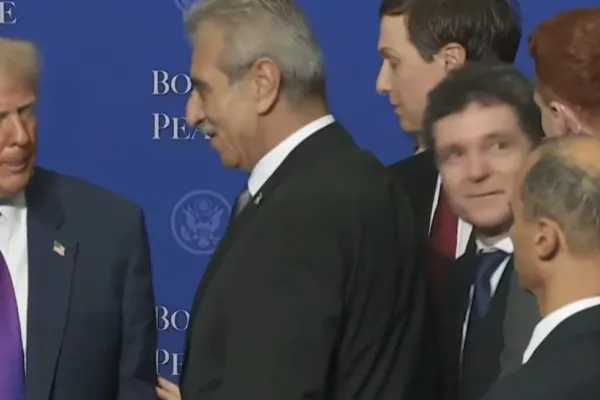Nicușor Dan, pus la punct de Secret Service la Consiliul pentru Pace - VIDEO