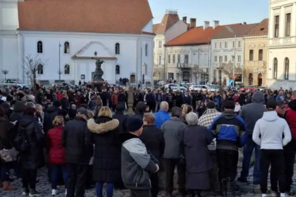 După Chiajna și Miercurea Ciuc, oamenii din Odorheiul Secuiesc se alătură protestelor împotriva taxelor abuzive. VIDEO