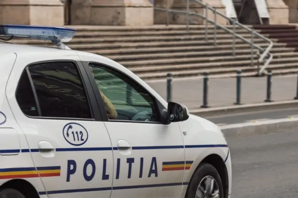 O femeie din Botoșani a fost reținută la Deva, după ce ar fi obținut 60.000 de lei prin metoda „Accidentul”