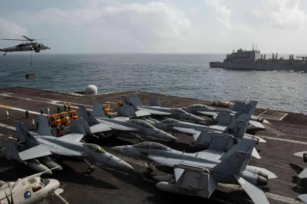 Incident militar între SUA și Iran. Americanii au doborât o dronă iraniană care se îndrepta către portavionul Abraham Lincoln