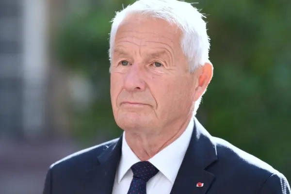 Șoc în Europa. Un fost prim-ministru s-a trezit cu poliția la ușă din cauza legăturilor cu Epstein