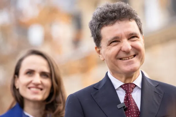 „Prim-ministrul” Nicușor Dan și rezista de la Externe, gafe pe linie. Cum fac reziștii de râs România pe scena internațională