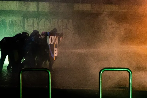 Proteste la Milano față de JO de iarnă: ciocniri violente între manifestanți și poliție FOTO&VIDEO