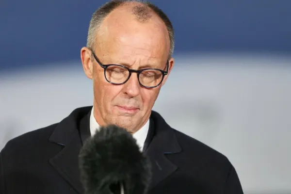 Scandal în Germania, după ce cancelarul Merz a fost numit „Pinocchio” pe Facebook. Ce decizie au luat procurorii