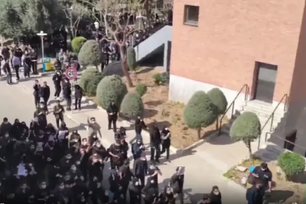 Guvernul iranian: studenții au dreptul să protesteze