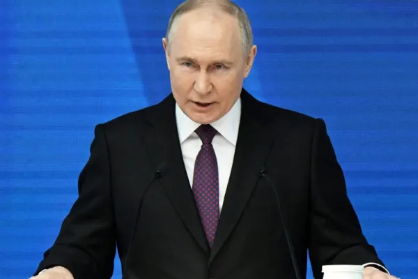 Moscova amenință cu oprirea livrărilor de gaz către Europa. Vladimir Putin: „Analizăm reorientarea către alte piețe”