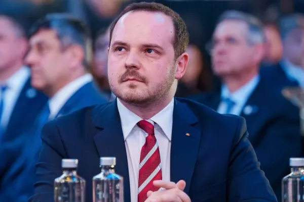 Rogobete - demisionar, pleacă greu de la Ministerul Sănătății:  „Vin la birou până apare decizia în Monitorul Oficial”