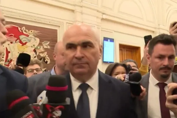 Bolojan, o nouă sfidare la adresa jurnaliștilor. Șeful Guvernului a refuzat să răspundă întrebărilor după ședința pe buget – VIDEO