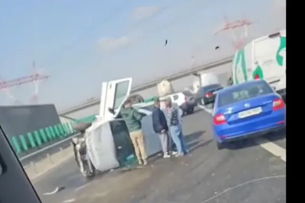 Accident pe Autostrada A0 – Centura București. O persoană a fost rănită după ce o mașină s-a răsturnat