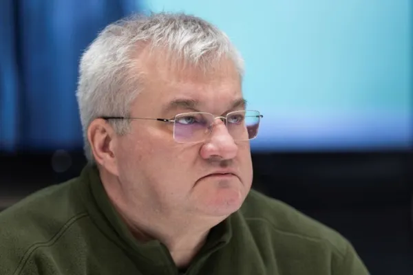 Ungaria reține șapte angajați ai unei bănci ucrainene și două vehicule cu bani și aur. Kievul acuză: „Este terorism de stat"