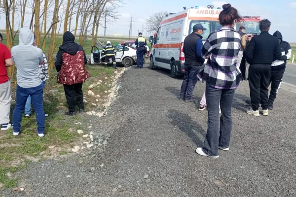 GRAV accident rutier  pe o șosea din județul Constanța. O femeie a murit, alte două vicitme grav rănie. S-a solicitat elicopterul SMURD
