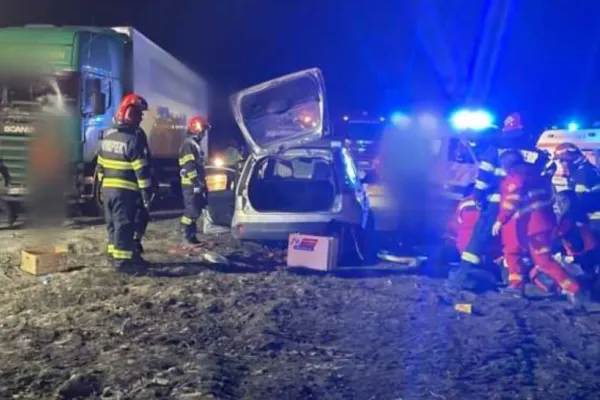 Accident grav pe DN 1B, în județul Prahova. Un copil a murit, după ce o mașină a intrat cu toată viteza într-un TIR