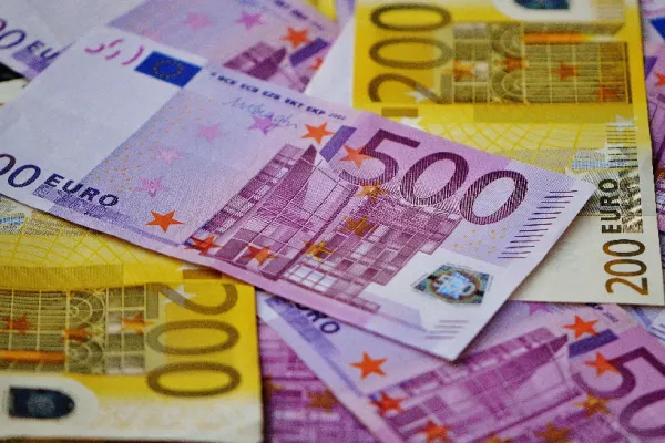 Scandalul banilor din programul SAFE, unde se duc miliardele de euro. Grindeanu: Eu, al treilea om în stat, aflu informații pe surse despre acest program
