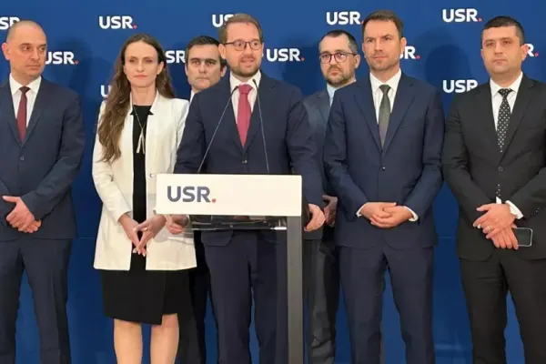 USR a decis să nu  voteze guvernul Veștea: "Ar genera costuri suplimentare pentru buget"