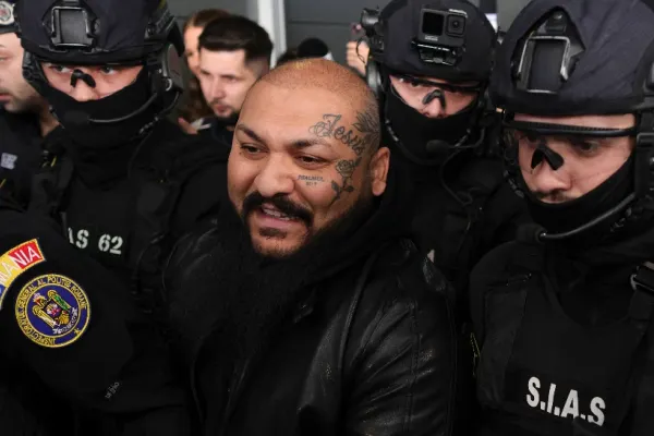 Dani Mocanu și fratele său, aduși în țară din Italia pentru executarea pedepselor cu închisoarea VIDEO