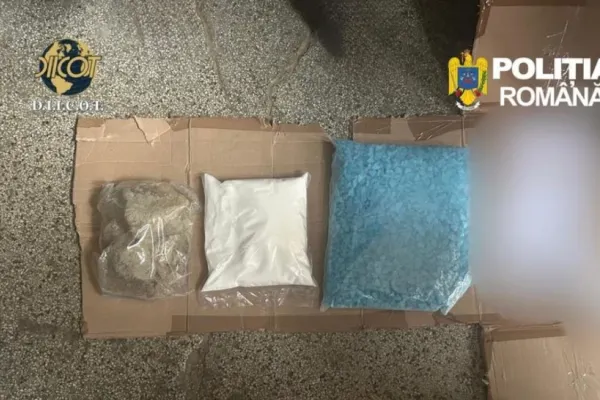 Adolescent de 17 ani din Arad, arestat preventiv pentru trafic internaţional şi intern de droguri. Polițiștii l-au prins în flagrant