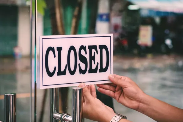 O țară populară printre turiștii români reduce programul restaurantelor și mall-urilor din cauza facturilor uriașe la energie