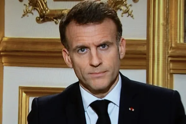 Emmanuel Macron merge în Cipru după atacul cu dronă asupra bazei britanice. Nave de război trimise în Mediterană