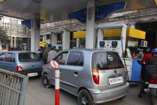 Țările din Asia, măsuri de criză pentru a economisi carburant