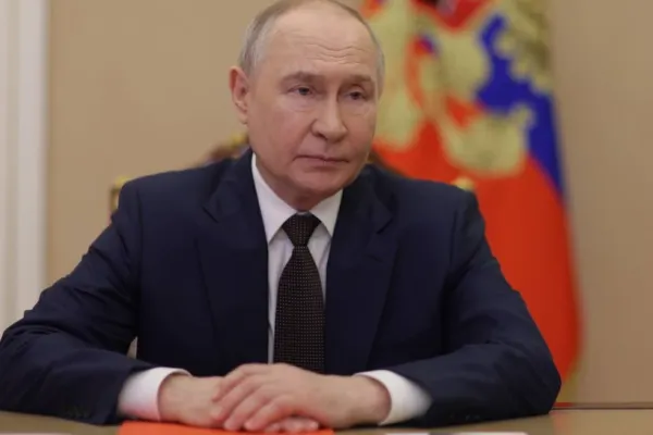 Putin a adunat oligarhii și îi presează să vină cu bani pentru război. În plus, trimite pe front oamenii aflați în centre de reabilitare