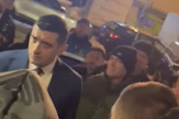 George Simion vorbește cu minerii care protestează în fața Ministerului Energiei - VIDEO