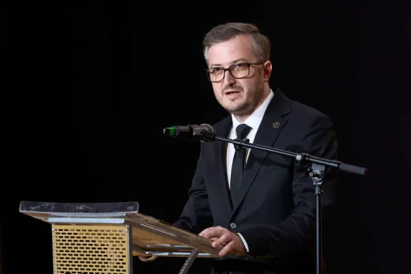 Ștefăniță Avrămescu (deputat AUR): „Repatrierea românilor din zona Golfului – un eșec al Ministerului de Externe în mandatul doamnei Oana Țoiu”