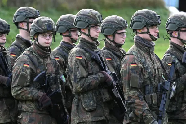 Reguli dure în Germania: bărbații până la 45 de ani au nevoie de acordul armatei pentru șederi lungi în străinătate