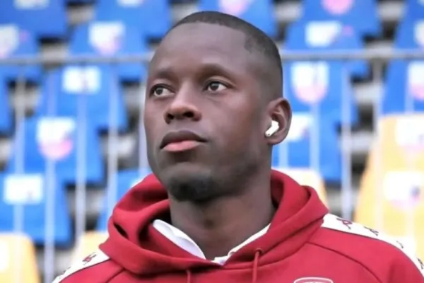 Femeia lovită pe trecerea de pietoni de fotbalistul Kader Keita a murit. Încadrarea se schimbă în ucidere din culpă