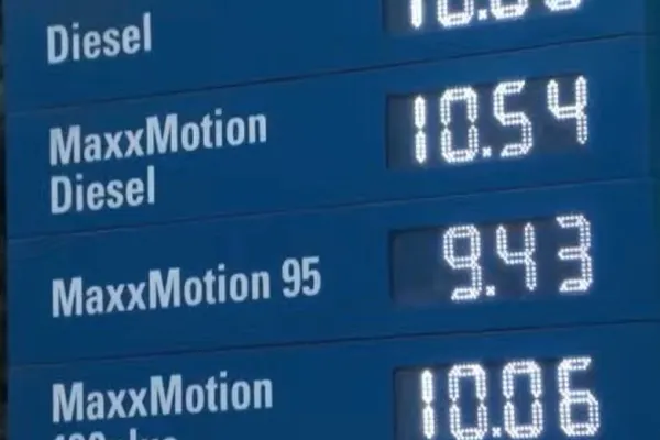 Prețurile la pompă au crescut din nou. Cât dăm pe carburant