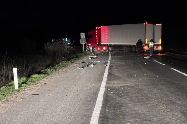 Accident rutier grav pe centura de nord a Craiovei. Un bărbat a murit şi alte trei persoane, printre care şi doi copii, au fost rănite