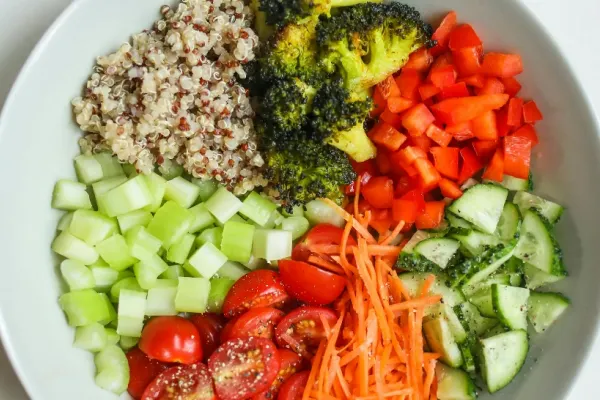 Ce este dieta „Curcubeu”: Secretul alimentației care îți menține sănătatea și suplețea