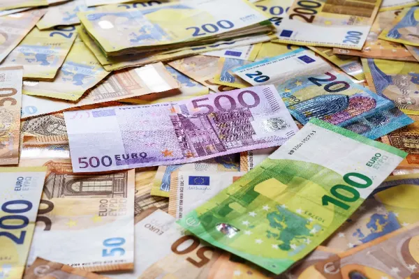 În plină criză economică, România riscă să fie penalizată cu 4 miliarde de euro. Bani europeni pierduți din cauza Guvernului