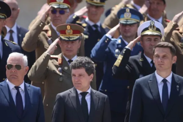 Nicușor Dan, mesaj de Ziua Forțelor Terestre: Vom continua să modernizăm Armata României şi să încurajăm cariera militară