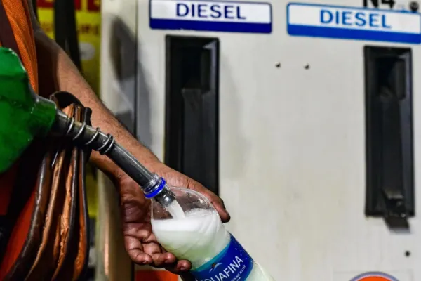 Nicușor Dan, despre reționalizarea carburanților: „Încă nu am ajuns acolo”. Ce măsuri pregătesc autoritățile