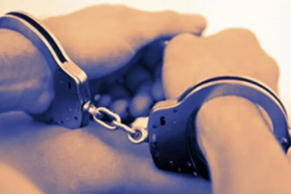 Bucureștean arestat din greșeală pentru furtul unui parfum. Instanța a stabilit că polițiștii confundaseră persoana