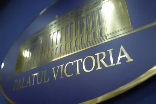 Negocierile pentru noul Guvern, complet blocate. Desemnarea premierului se amână până în toamnă