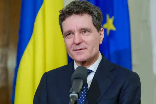 Nicușor Dan, mesaj din Catedrala Națională: „Spațiul public este plin de farisei. Societatea trebuie să aibă credință”