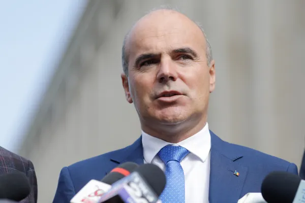 Rareș Bogdan, atac dur la Ilie Bolojan: „Este cel mai obtuz lider pe care l-a avut România în ultimii 35 de ani”