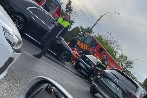 Grav accident pe Calea Griviței din București: un șofer a murit după ce două mașini s-au ciocnit