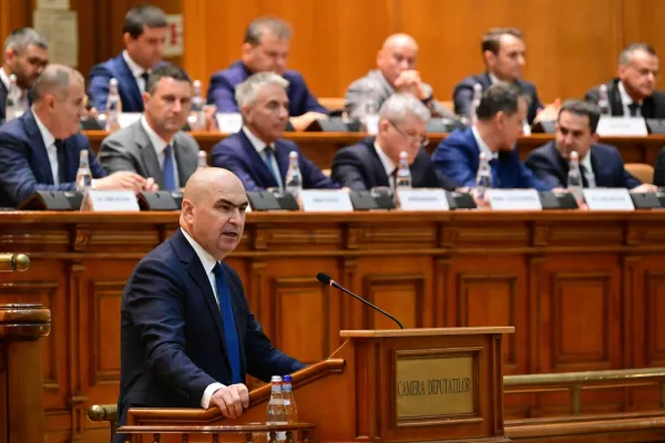 Bolojan poate deveni al șaptelea premier căzut prin moțiune de cenzură. Care sunt guvernele răsturnate în ultimii 30 de ani printr-un astfel de demers