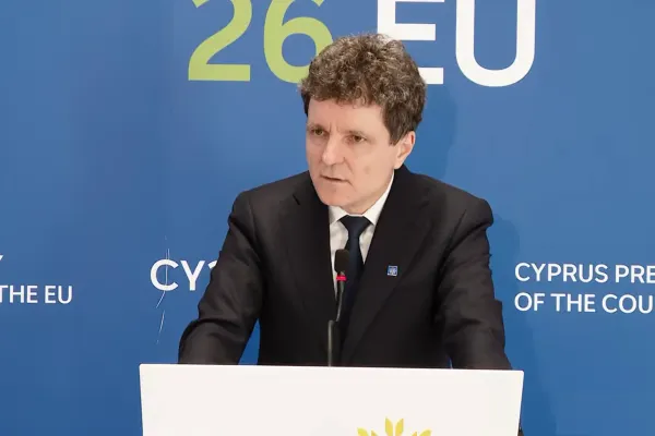 Nicușor Dan, prezent la summitul european de la Erevan